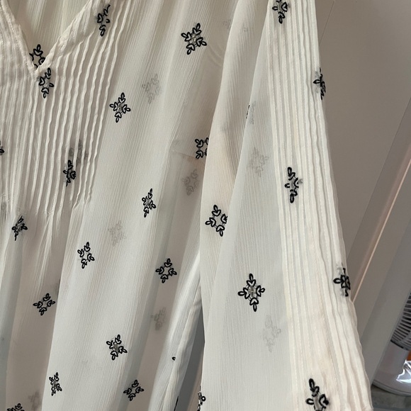 White House Black Market White and Black Women's Top 3/4 sleeve boho - Picture 7 of 14